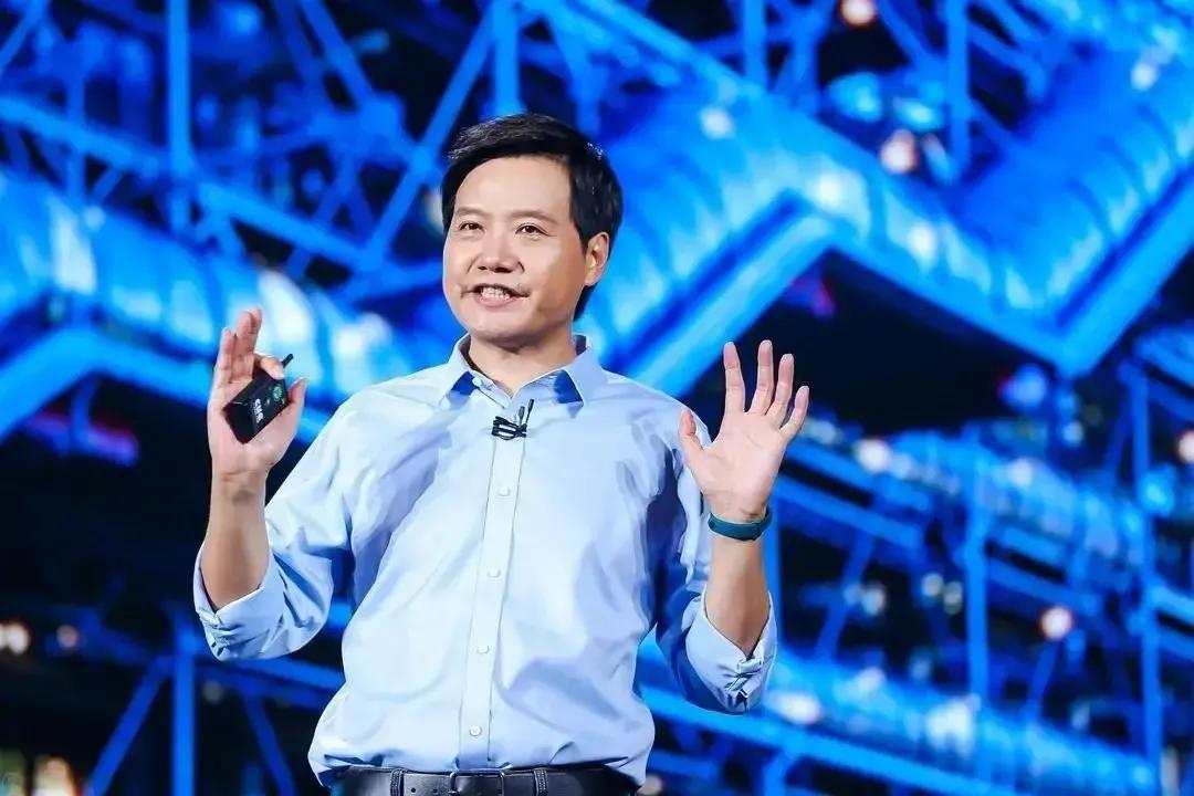 老美制裁华为整整两年再尝恶果，国内两大科技企业传来喜讯