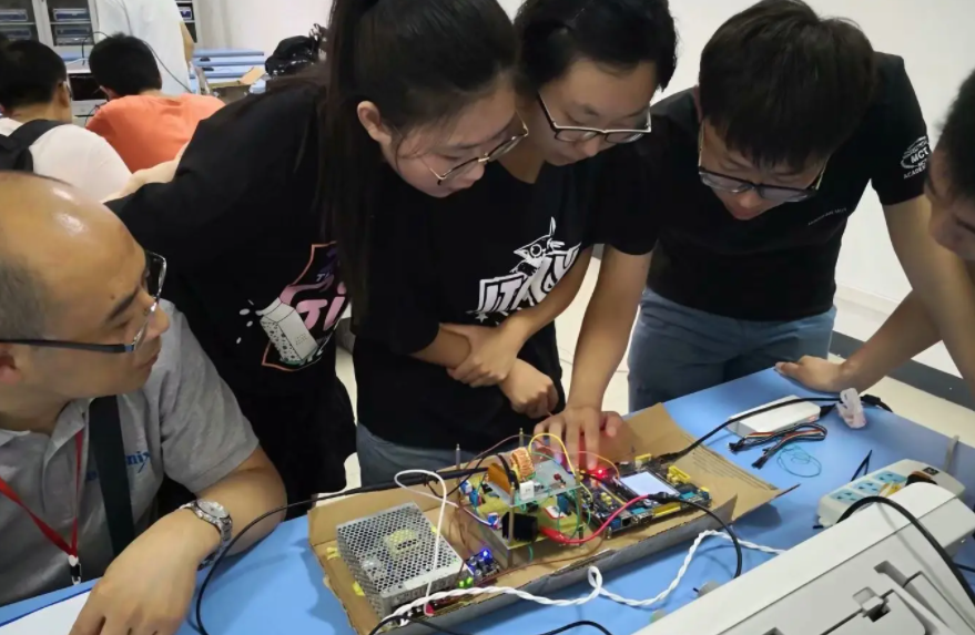 数学成绩差尽量避开的专业，虽然就业前景很广阔，但学习会很吃力