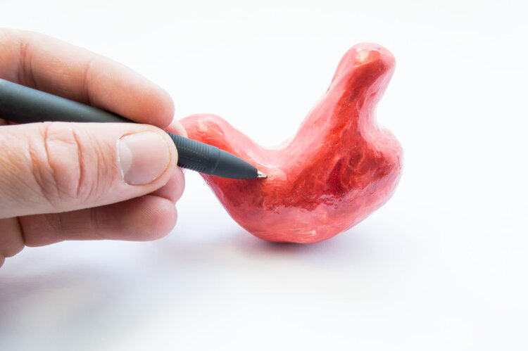 胃癌早期不痛不痒！出现5个症状别迟疑，越早知道，还能救