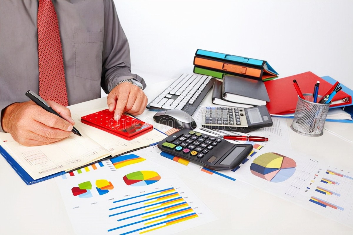 2017年，安徽一女会计贪污1158万，给男主播刷百万“钻石”