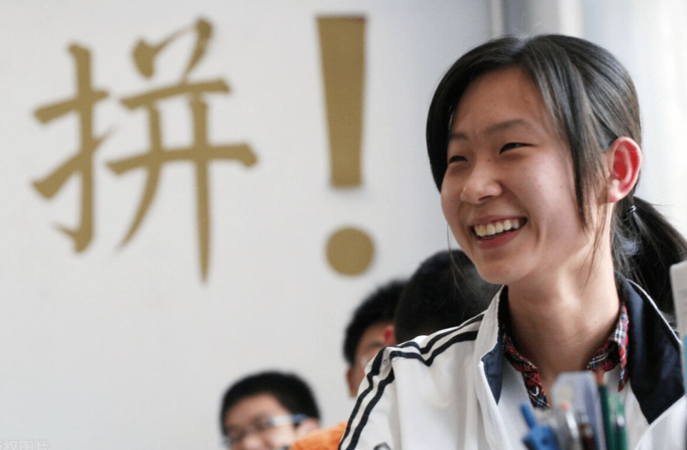 2022年高考人数预估出炉，河南稳居榜首，东北地区差异明显