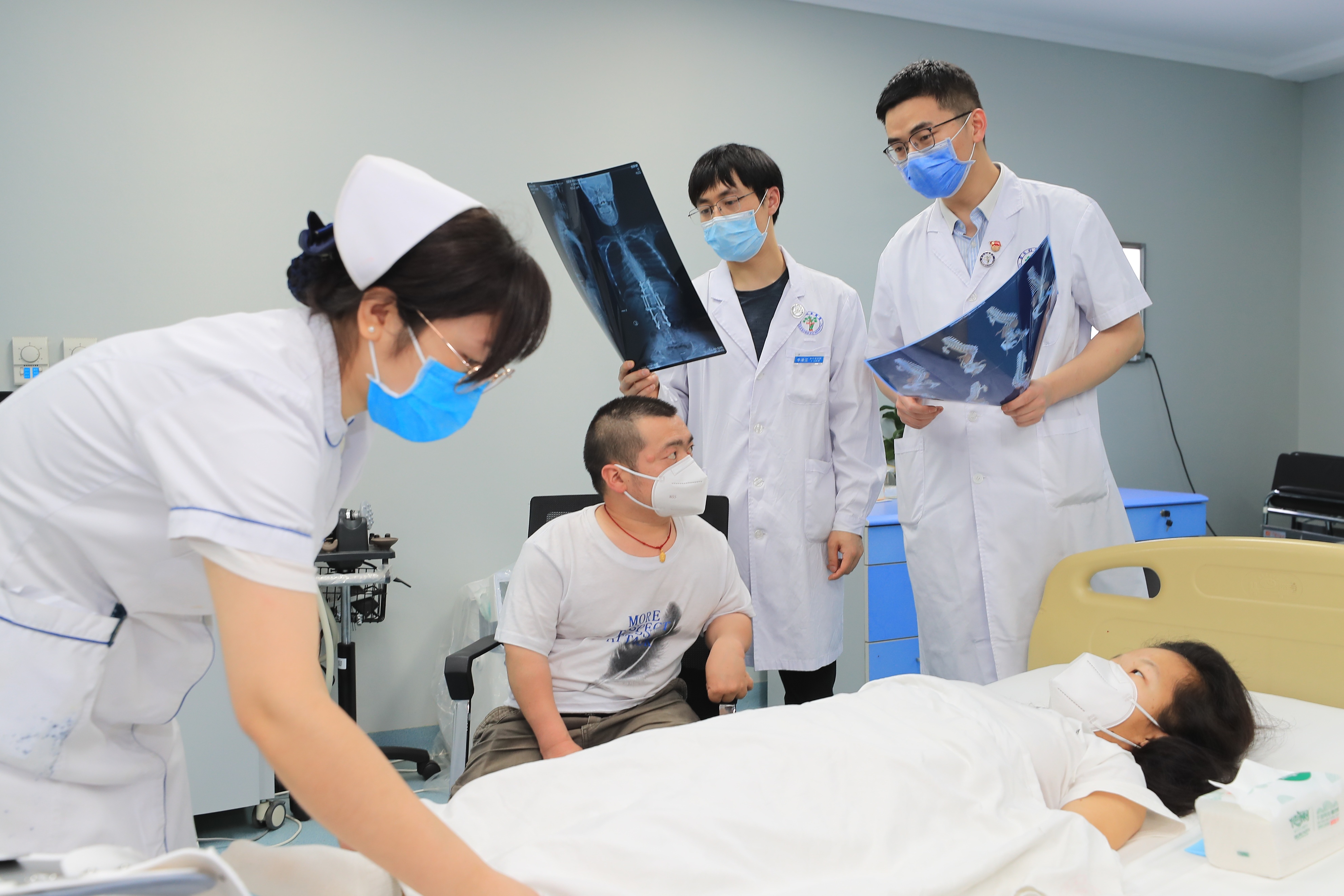 “两次手术失败 我还有希望吗”“翻修+加固”助特殊妈妈重获新生