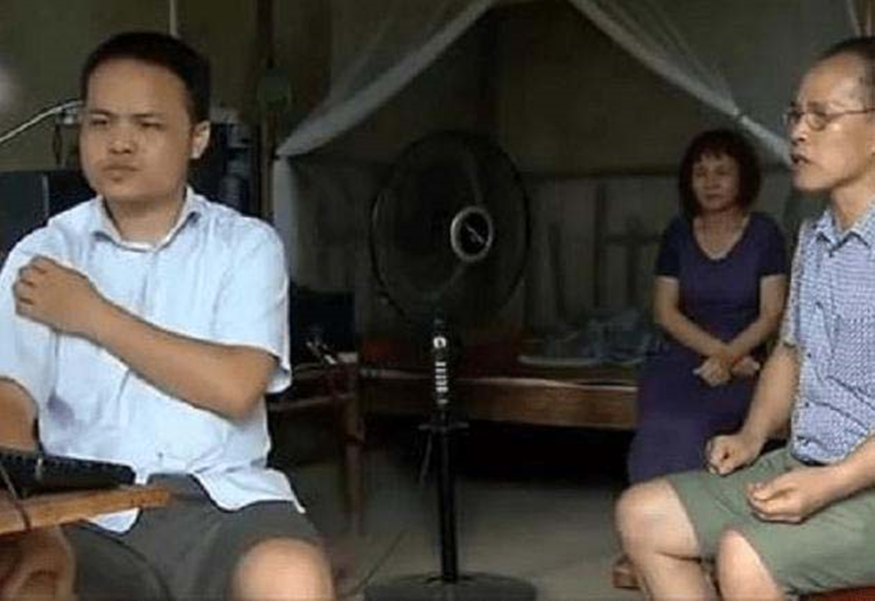 33岁高考状元毕业9年，蜗居在家啃老，对父母亲戚闭门不见