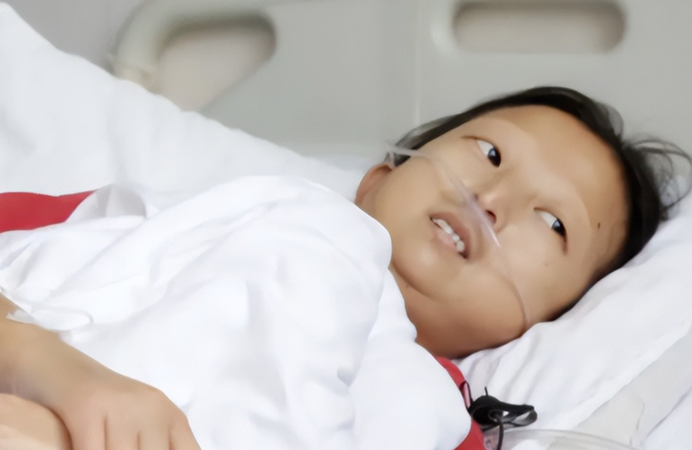 43斤女大学生，为救弟弟吃多年辣椒拌饭，去世前得知男友癌症病逝