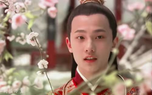 2021年度“好感艺人”：身为顶流却毫无明星架子，冠军实至名归