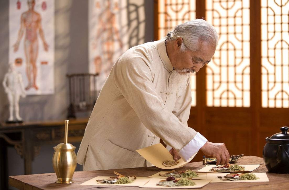 医学类专业“就业前景”排名，榜首在意料之外，中医学成为黑马