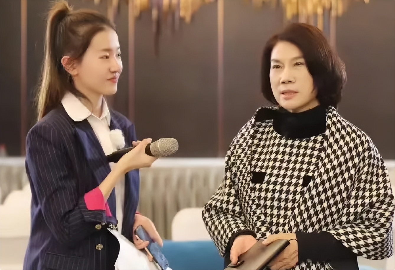 孟羽童因带货能力被传辞退？本人直面回应，只是一老老实实打工人