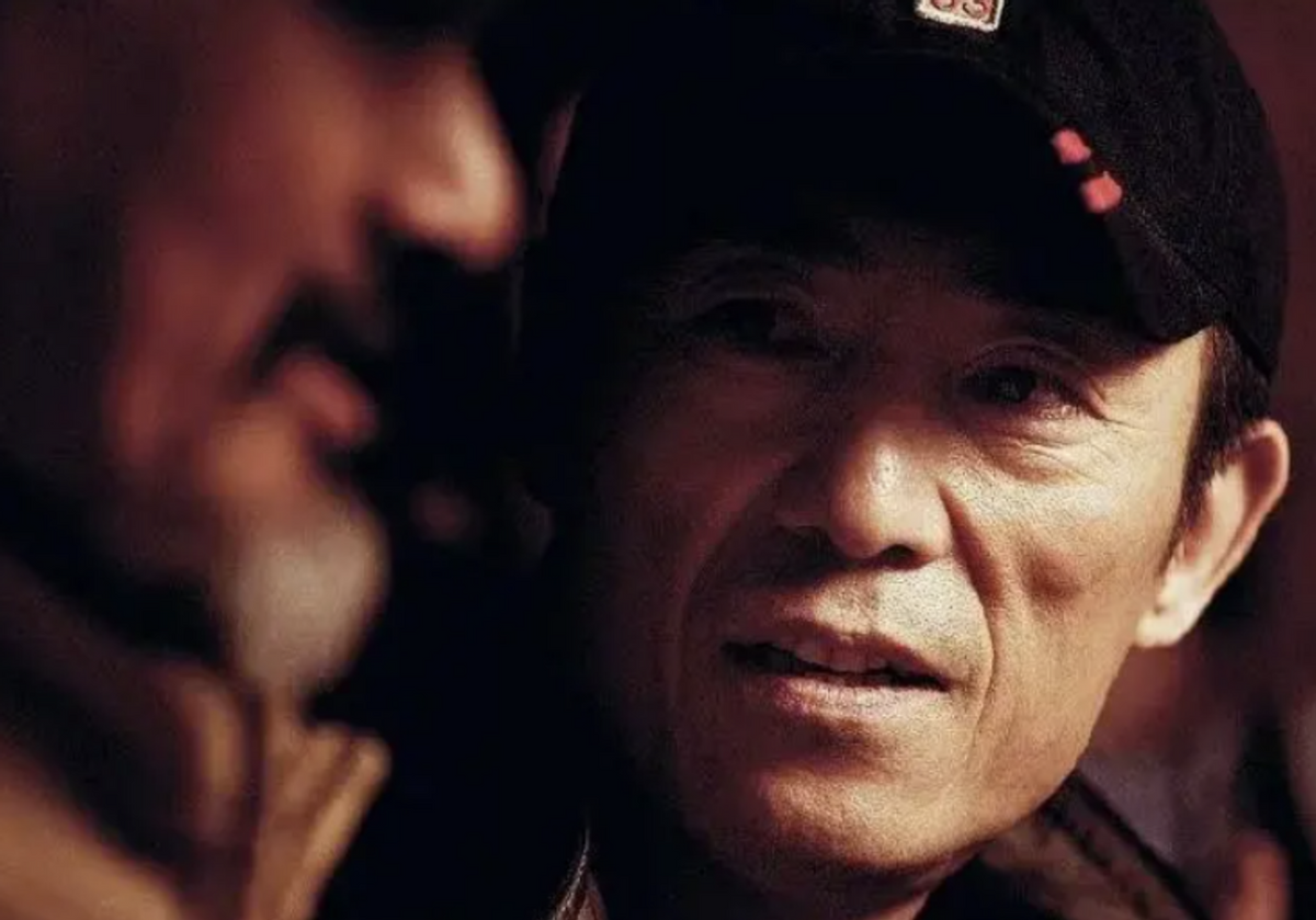 同是第五代顶流导演，把冯小刚张艺谋放在一起对比，差距就出来了