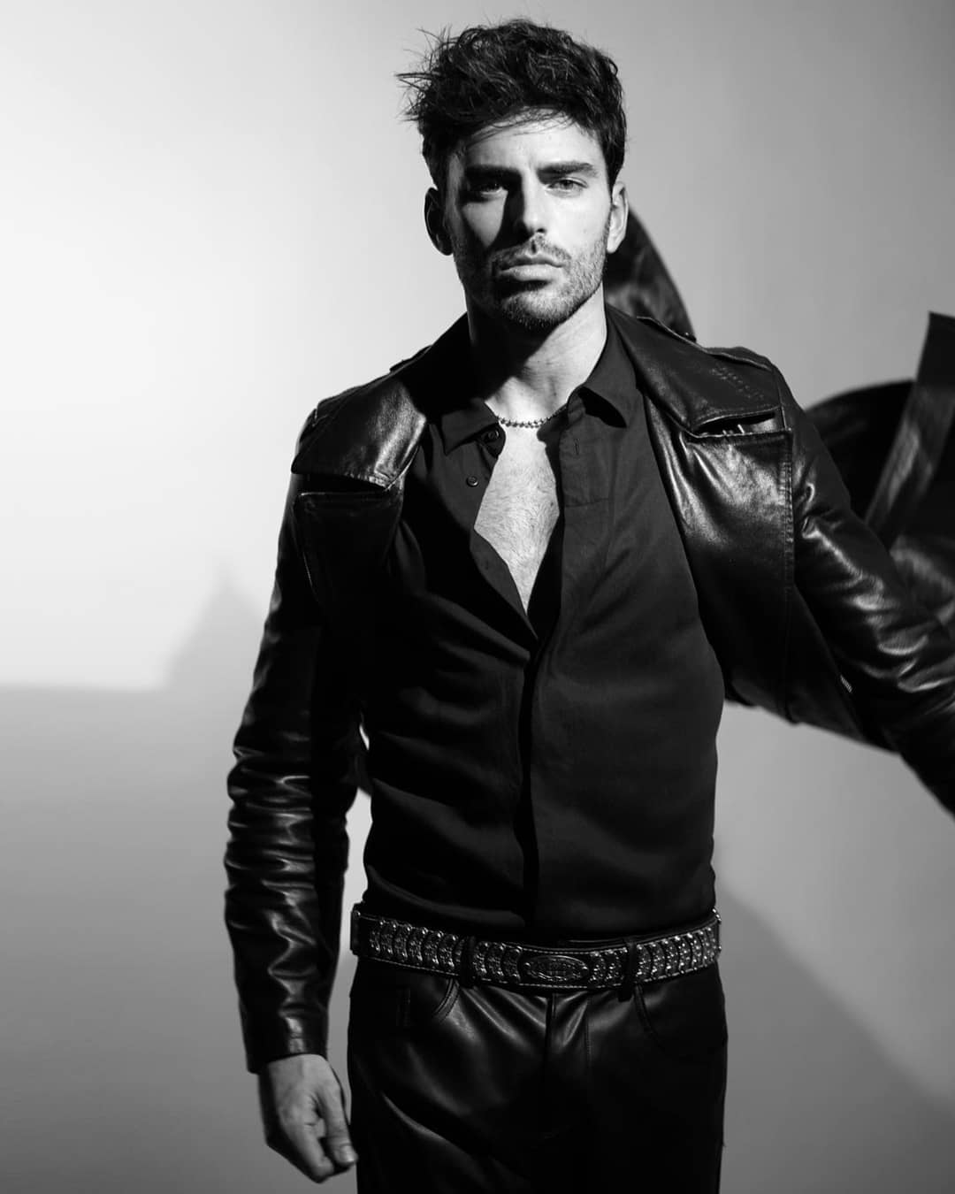 34岁西班牙男演员因淋巴癌去世，治疗期间将抗癌经历拍成电影