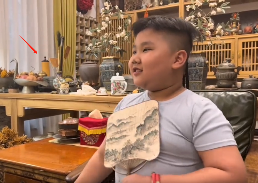 郭汾阳考查相声演员，挑剔张云雷基本功，被反问后骑玩具车逃跑