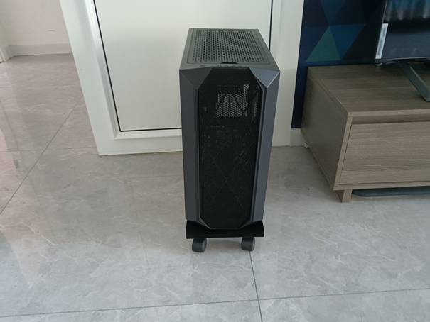 让电脑机箱玩漂移- 奥睿科（ORICO) 移动滑轮主机架试玩