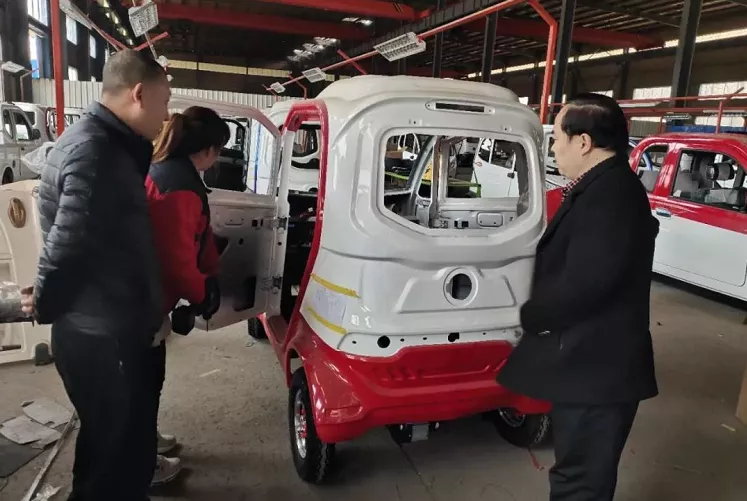 一辆1万元左右的老年代步车,出厂价要多少?行内人说了实话