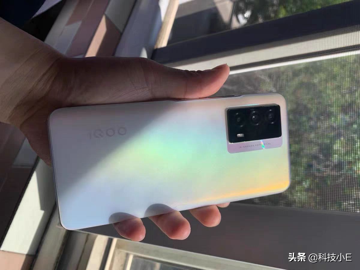 iQOO爆发，12GB+1256GB降至1499元，成vivo性价比最高的千元机