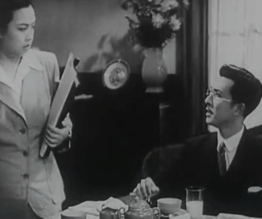 吴茵33岁确立“东方第一老太婆”的地位，终身未育，晚年写回忆录