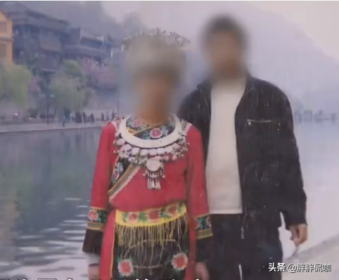 女大学生因爱变得精神失常，和流浪汉生下孩子，亲妈：造孽啊