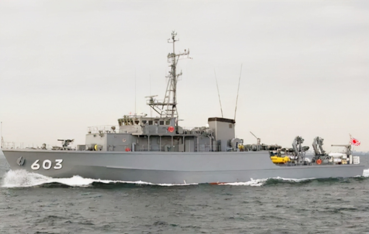 2022中日水面舰艇对比，现代海战中谁输谁赢？