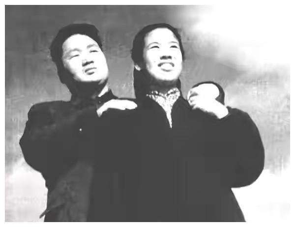 毛岸青找对象，毛泽东警告“别说是我儿子”，结婚时送来两份大礼