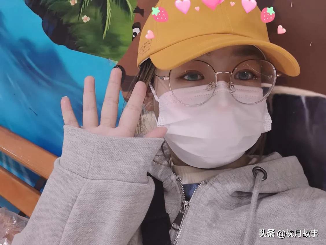 句子库‖星河滚烫，你是人间理想。皓月当空，你是人间曙光