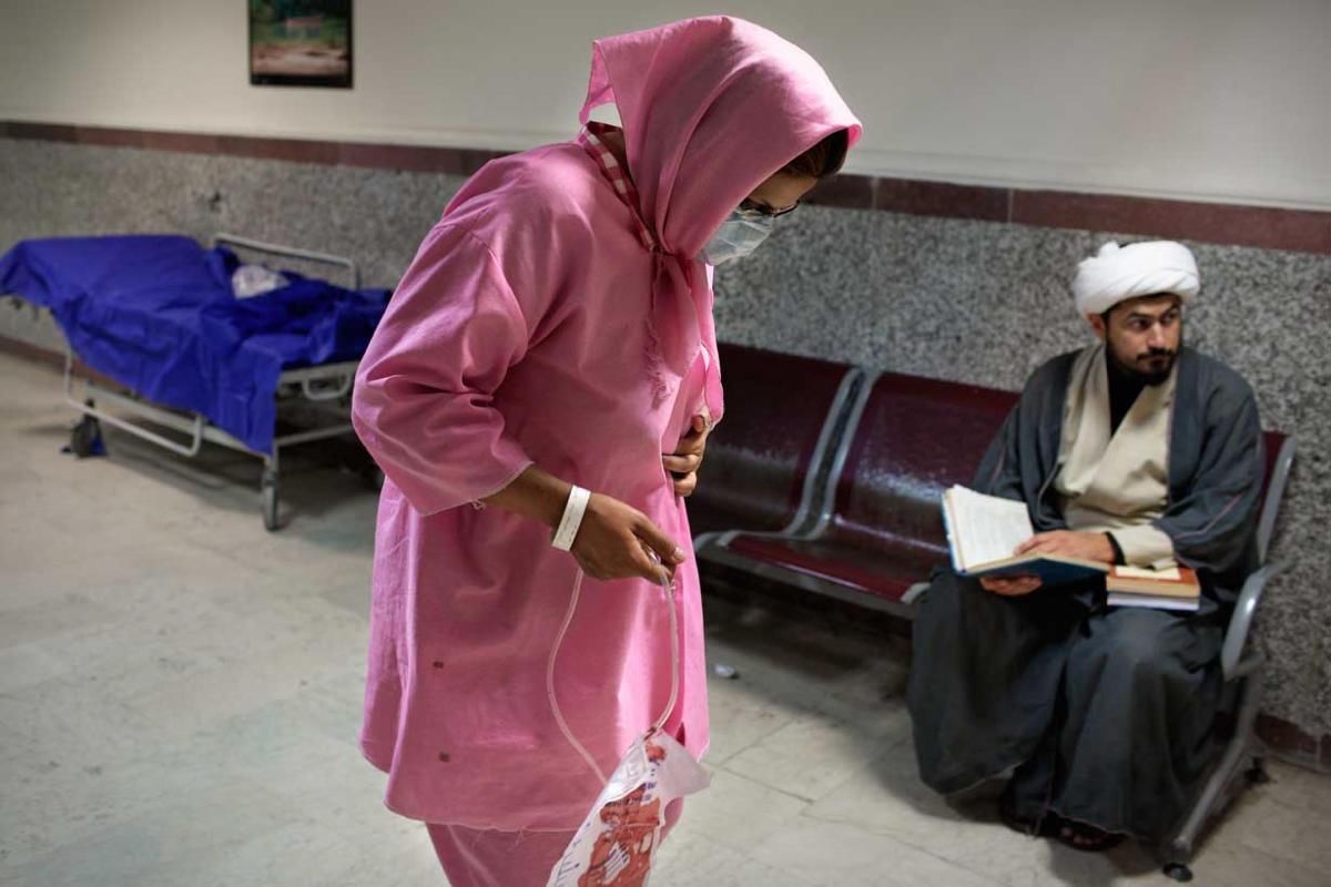 阿富汗出现“卖肾潮”：穷人以1500美元高价卖出，流行腰间一道疤