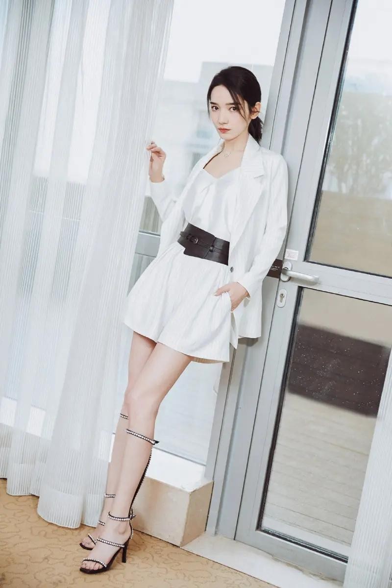 新疆舞美女明星新疆舞蹈演员女