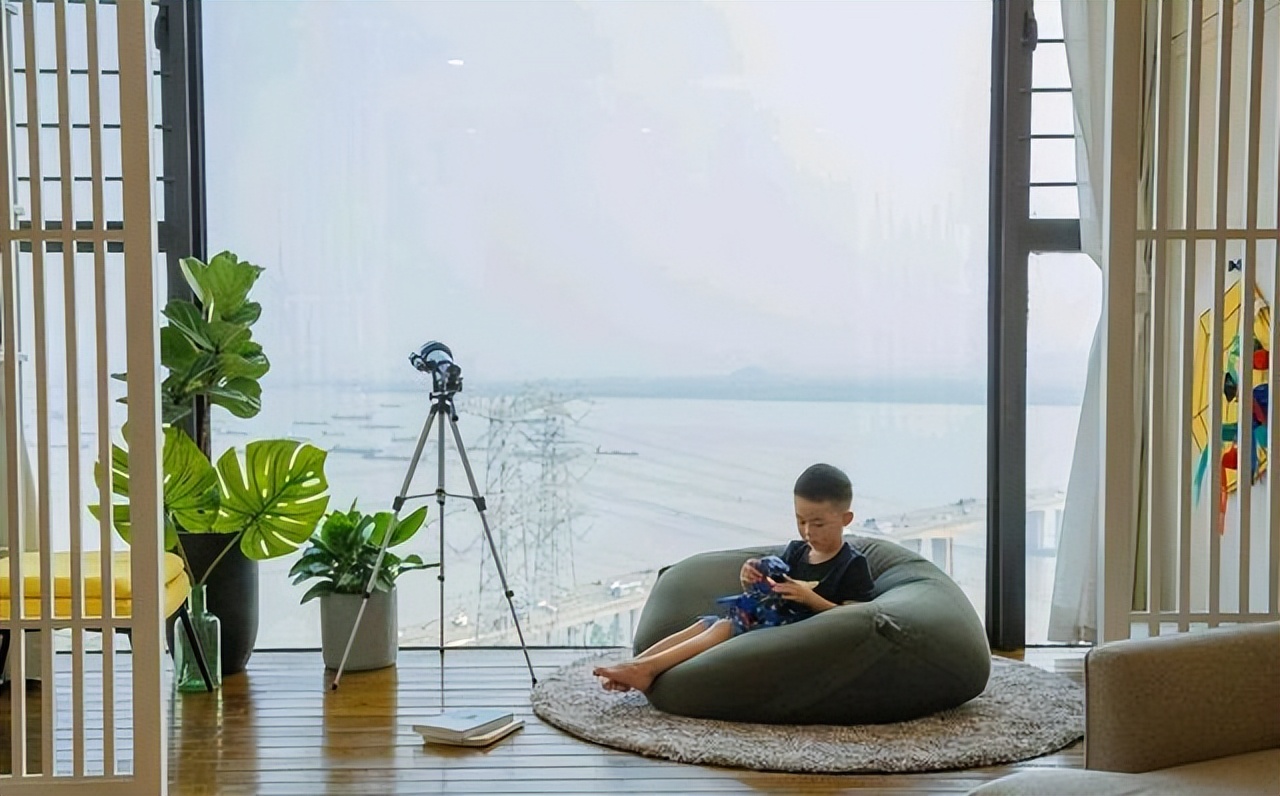 阳台还在装推拉门？现在流行这样设计