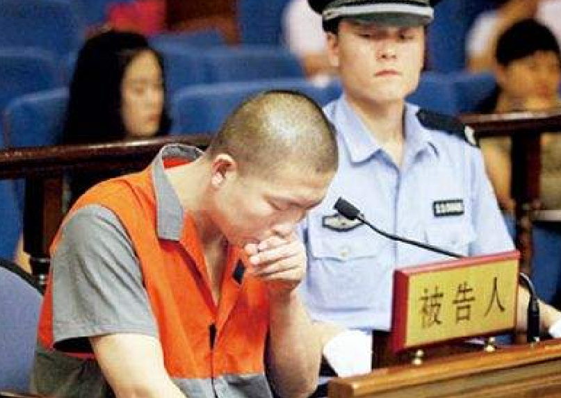 高考状元抢银行10万，被抓时仅花100多元，出狱后再考入211名校