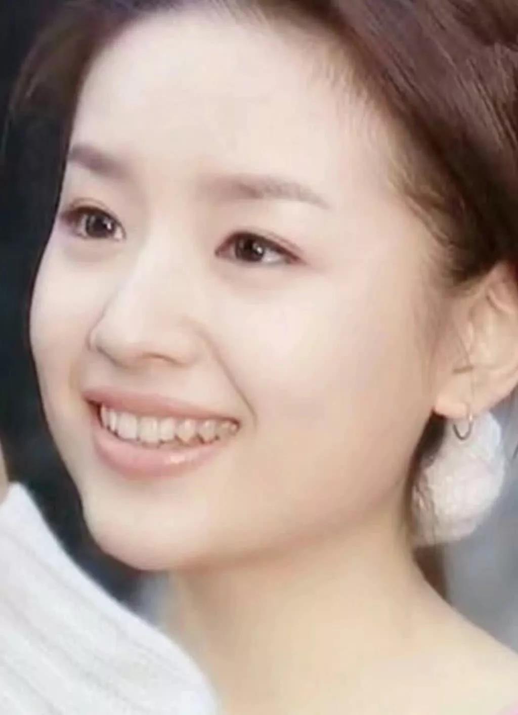 请欣赏20位女明星清纯唯美的高清美照