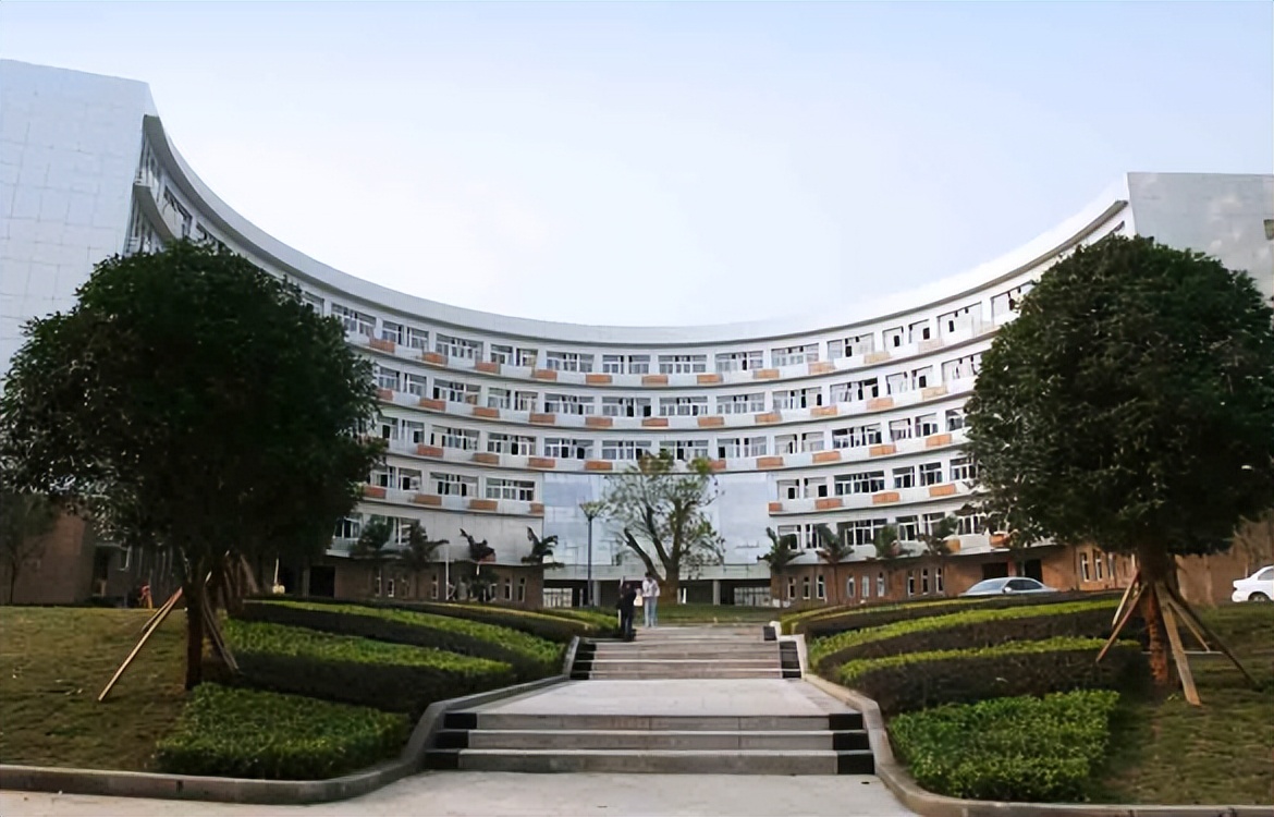 高考志愿填报不能只看投档分，西南大学实例详解，最高分差达35分