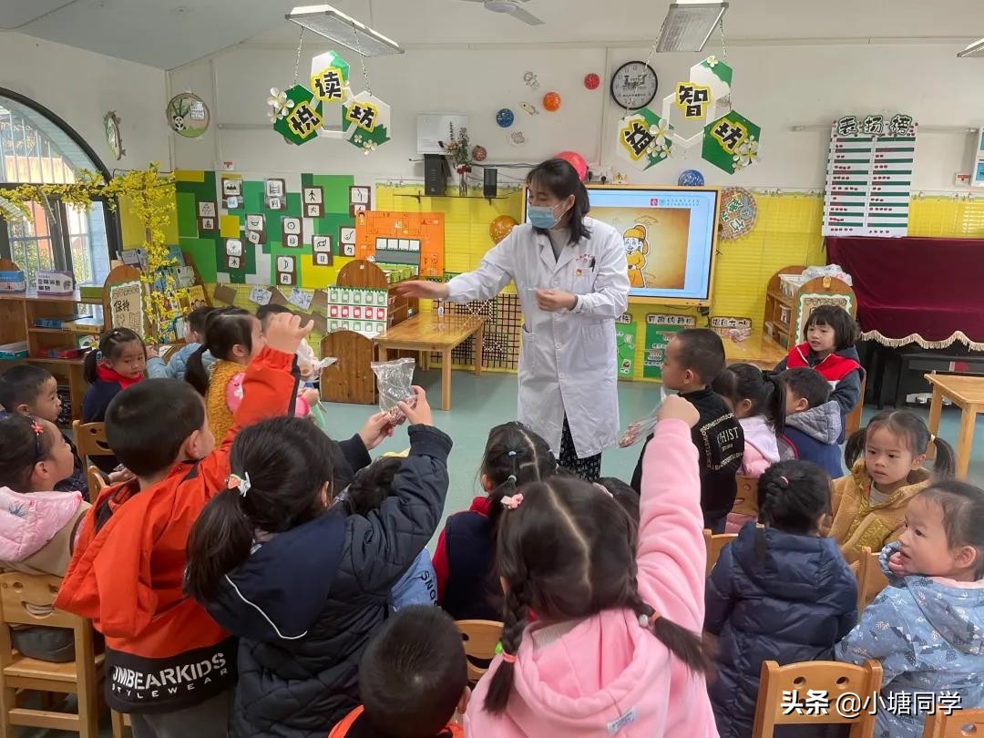 咸宁麻塘中医药文化进幼儿园，传承国粹从娃娃抓起