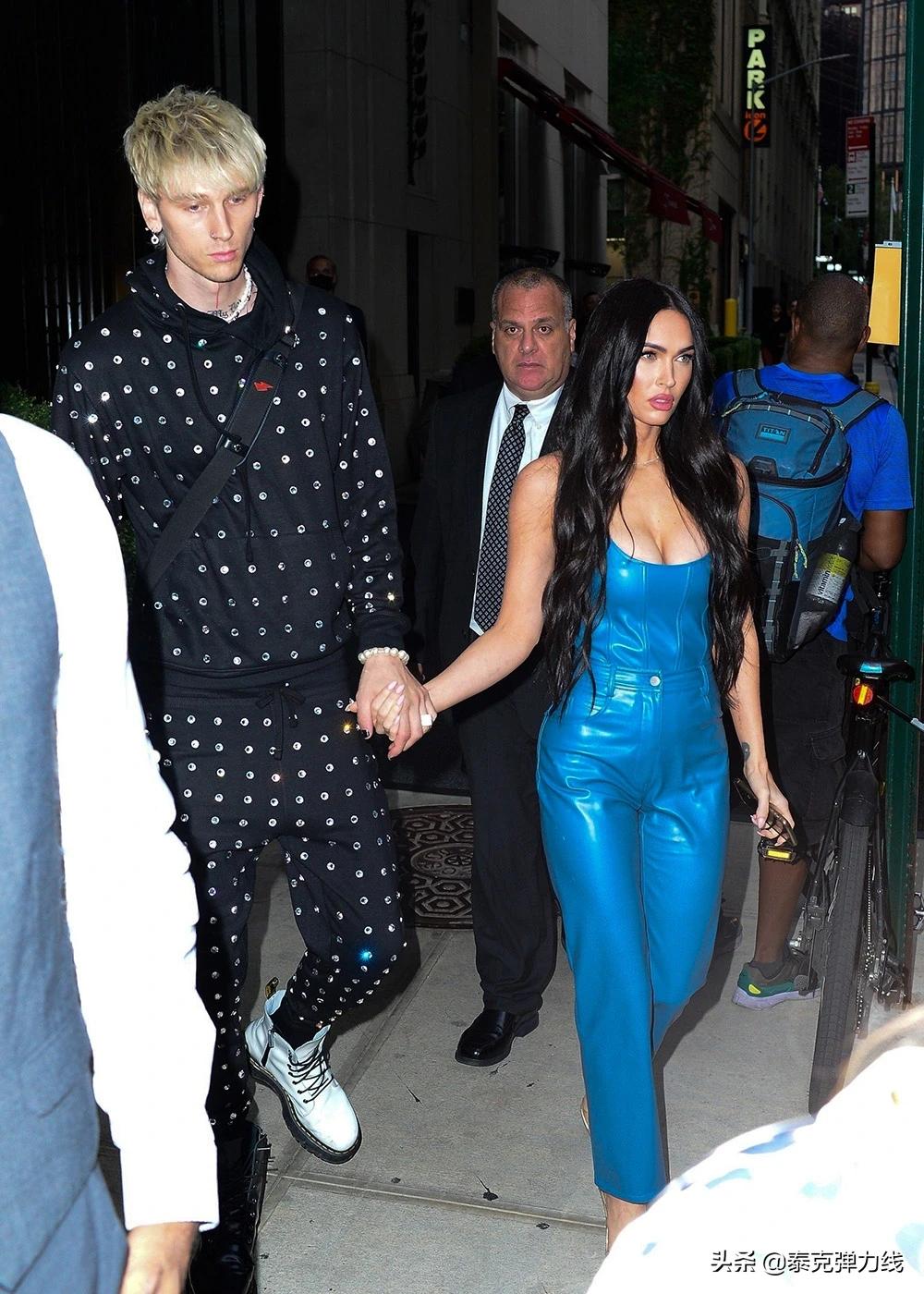 机关枪凯利的粉红色生活真实而黑暗：和女友梅根通电话时差点自杀