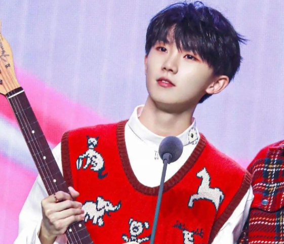 马嘉祺二战艺考，何洛洛三战高考，果然优秀的少年从不缺少勇气