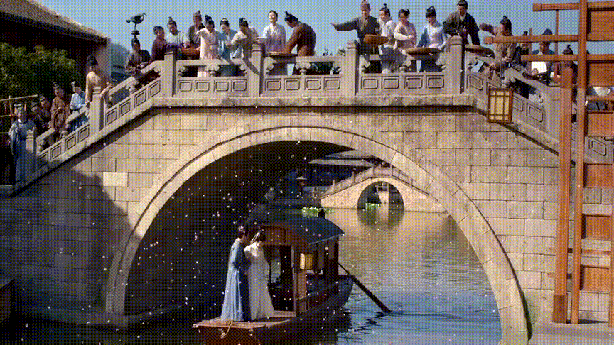 顾千帆赵盼儿桥头花瓣雨，真的太唯美浪漫啦