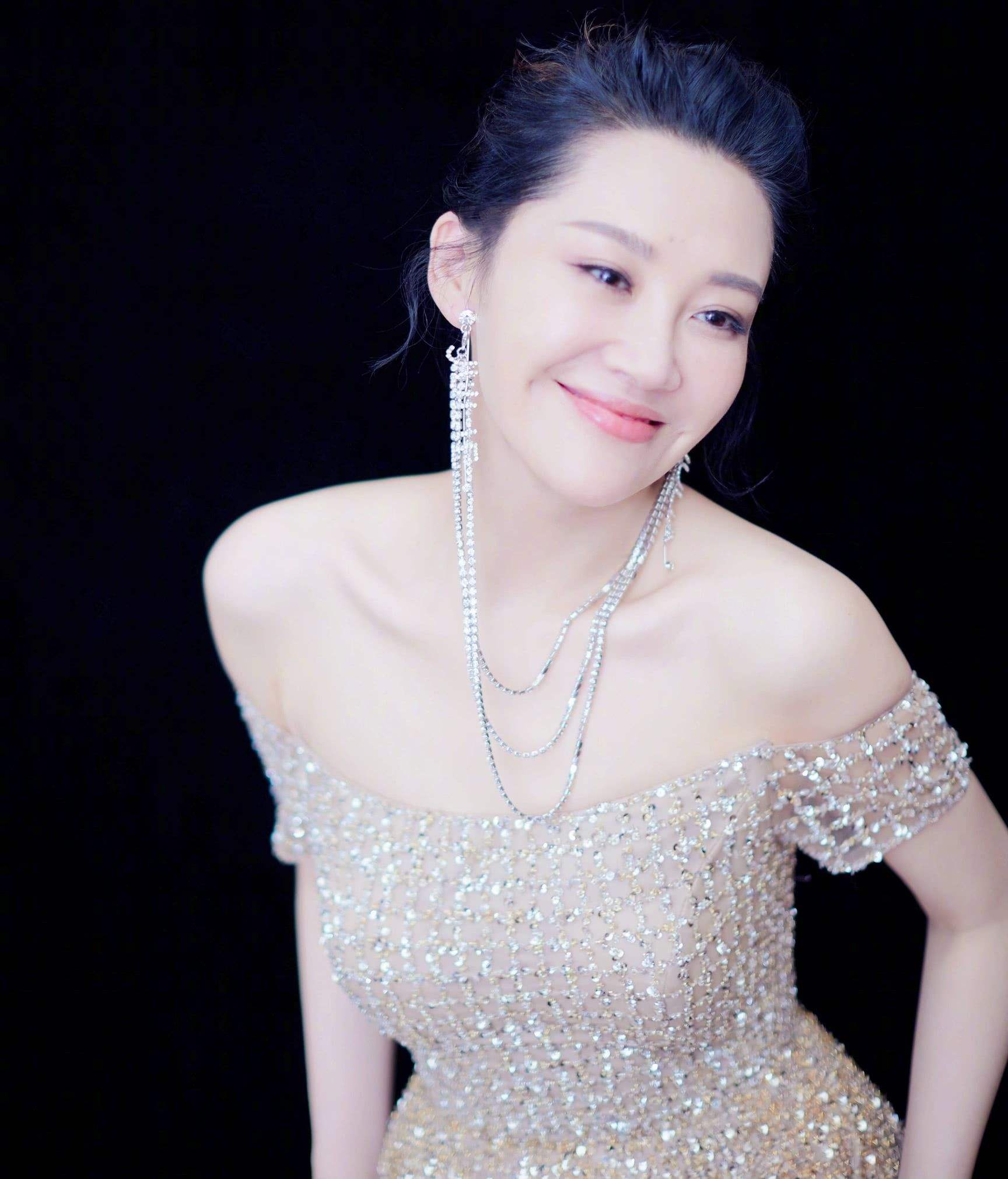 周末2天曝出8个瓜，被传封杀、三胎流产、发律师函，个个都是大瓜