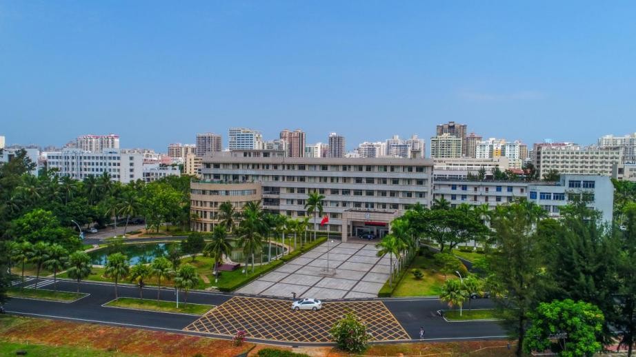 草房创业，打破封锁！征程64年，海南大学屡创第一，享一流之名！