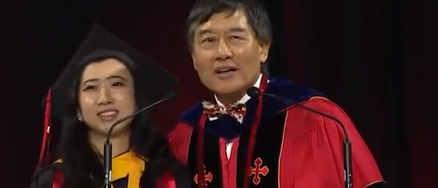 2017年那个夸美国空气香甜的留学生，回国找工作了，结局很解气