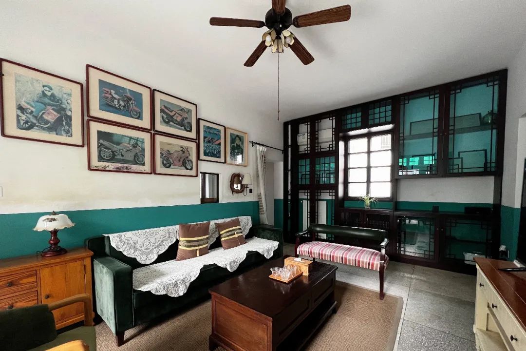 拥有上世纪60年代,80年代,90年代以及本世纪00年代不同的乡村民居,每