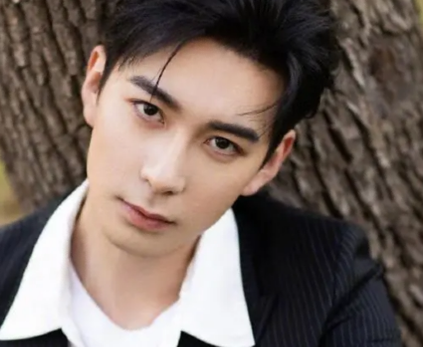 身高超185的10位男星，个个“鹤立鸡群”，不用自欺欺人谎报身高