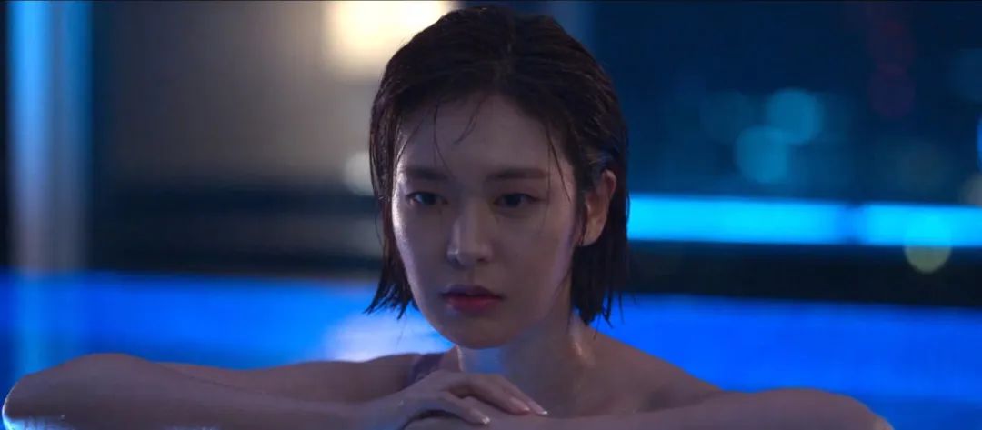 一下子放出8集，从头到尾都刺激，网飞突然奉上一部狗血新剧