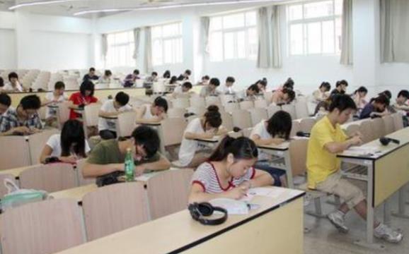 考了五次都没过，英语四级真的这么难？北大研究生说出上岸秘密