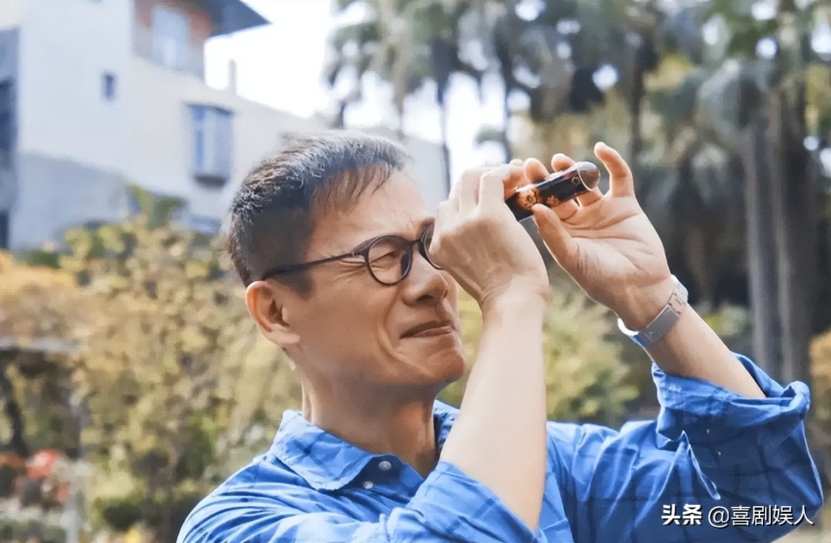 同样是老来得子，金士杰拼命拍戏不敢老，刘德华安享天伦之乐