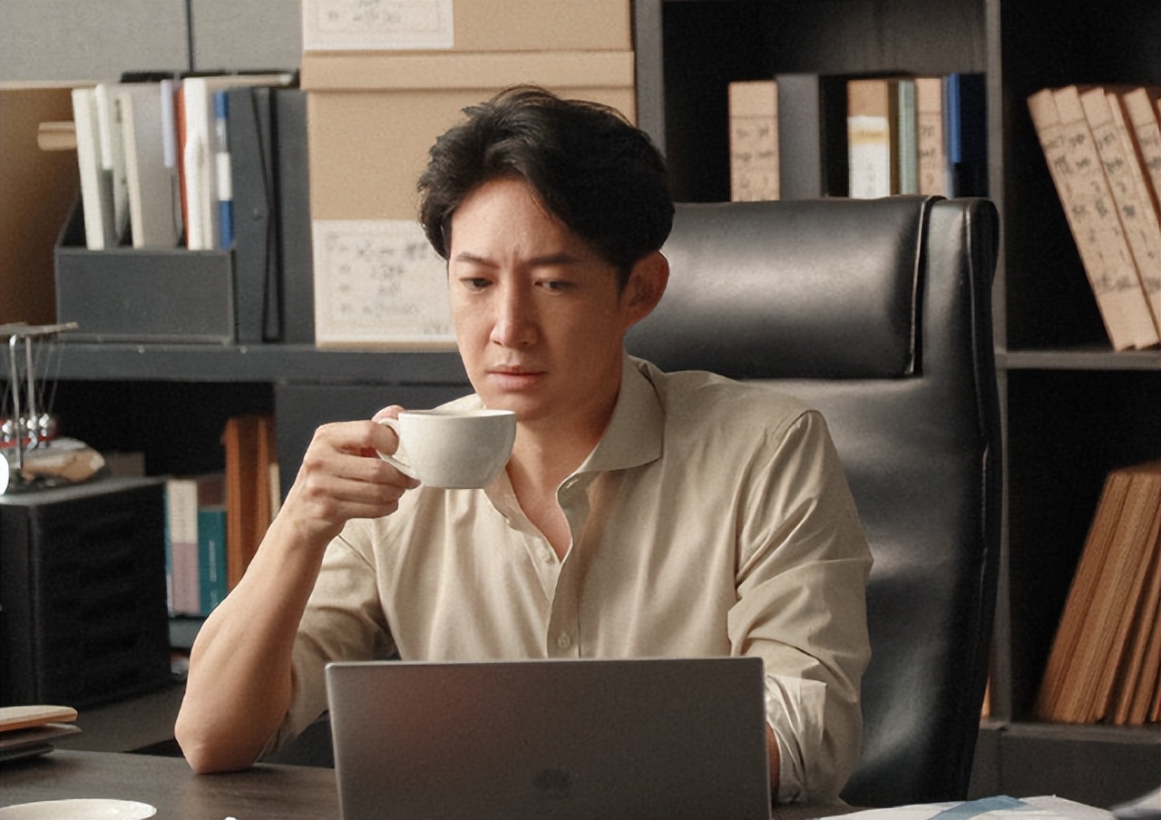 赵丽颖又一剧要来了，《幸福到万家》今日开播，10位实力派出手