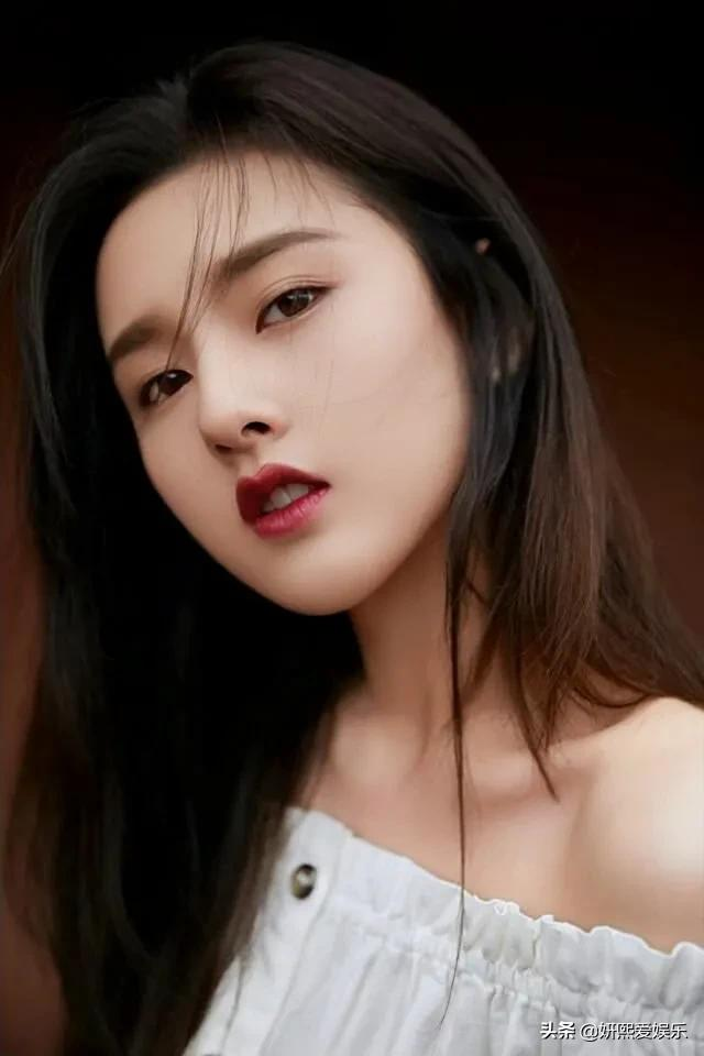 宋祖儿，清纯甜美，漂亮可爱