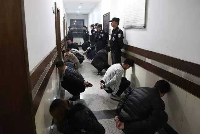 云南夫妻三年成当地首富，引起警方怀疑，跟踪调查后全家被逮捕