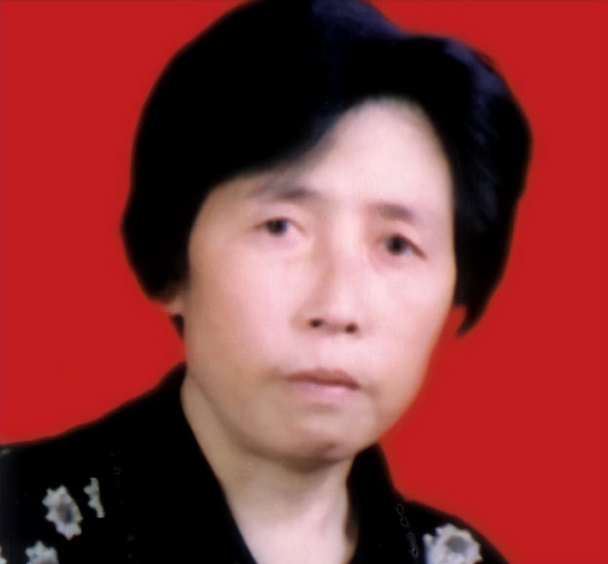 75岁的陶华碧：两个儿子，一个建烂尾楼，一个砸了“老干妈”招牌