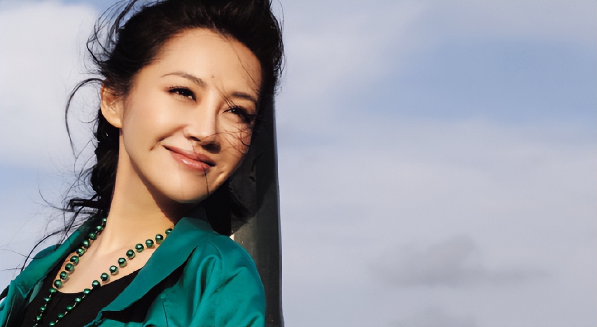 “女人30豆腐渣”？这6位“徐娘半老”的女星，个个风华不减