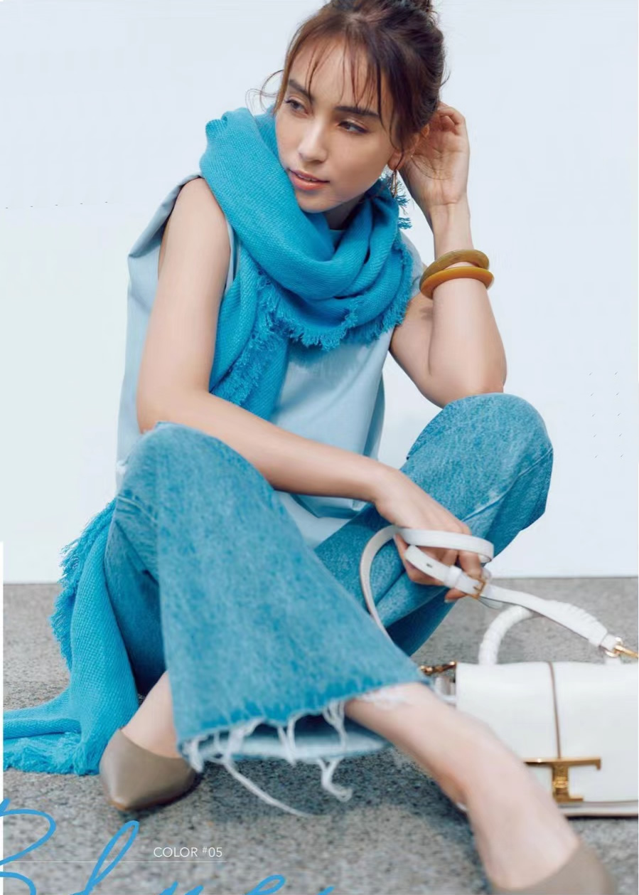 不愧是色彩王者，一穿就惊艳！6类“配色穿搭”，讲究女人最喜欢