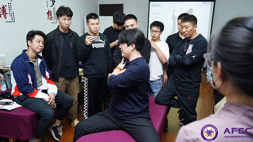 健身私教培训学院哪里好（健身教练培训基地哪个好呢）