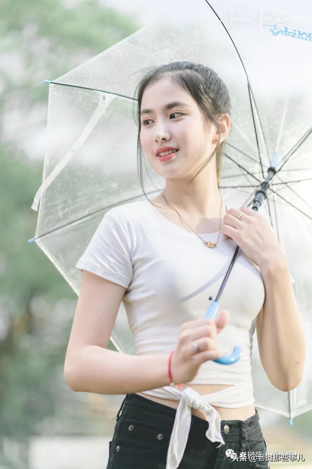 老挝水音小姐姐，三年前旧照翻出，超可爱