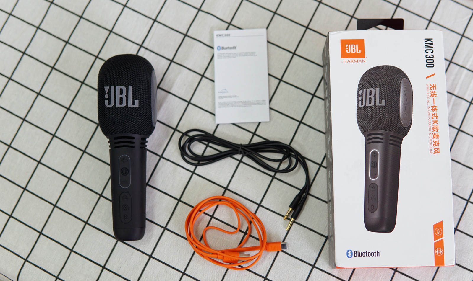 JBL 音樂(lè)唱將KMC300麥克風(fēng)助力，校園麥霸從此誕生