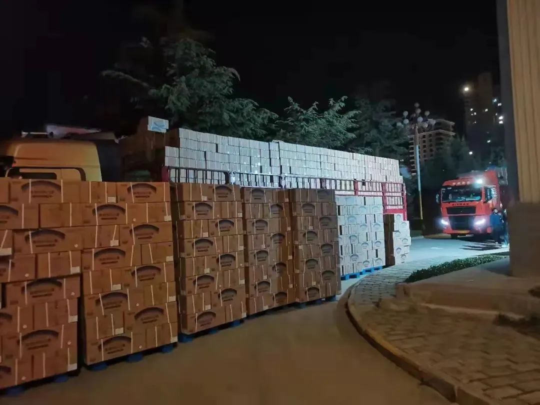 甘肃蓝康紧急组织装运防疫物资运往上海